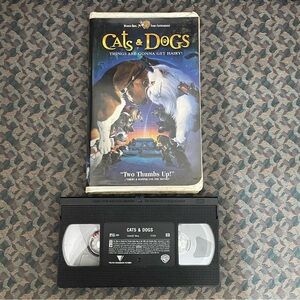 CATS & DOGS - VHS (2001)